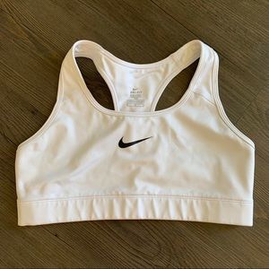 Nike Swoosh Sports Bra